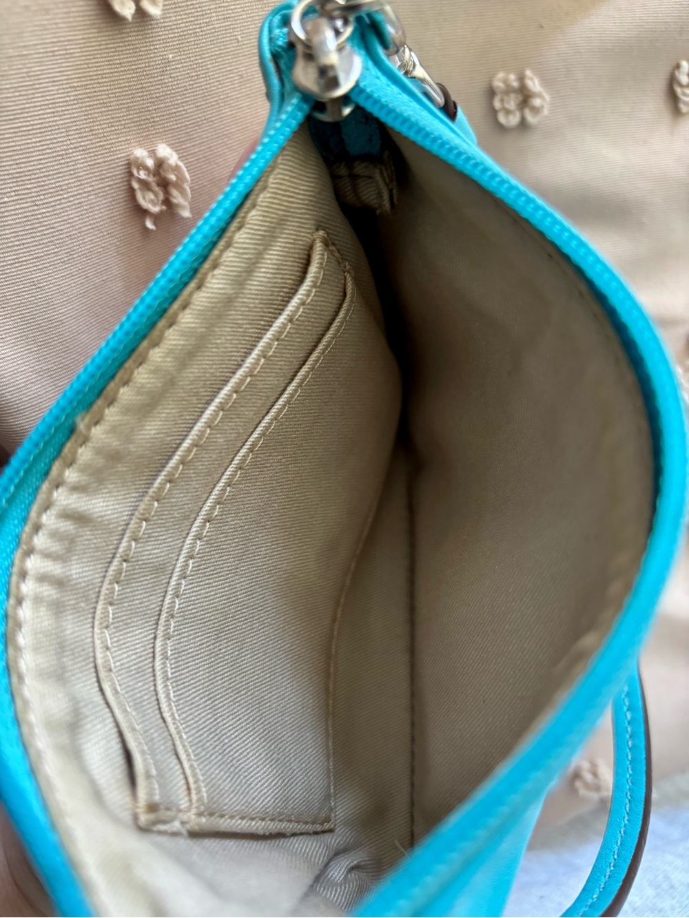 Coach Corner Zip Wristlet in Turquoise Blue Genuine Leather - Picture 4 of 6